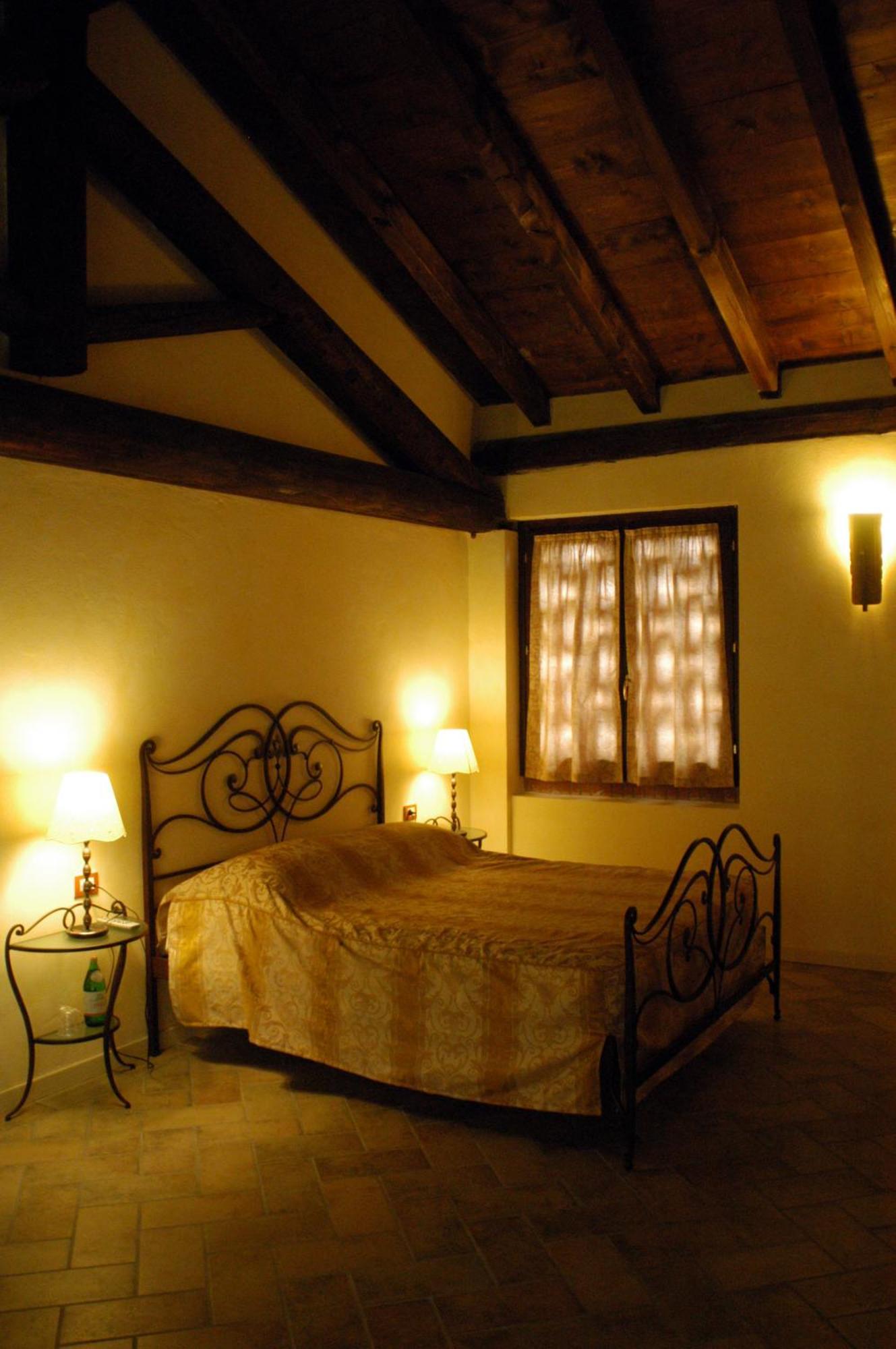 Agriturismo La Camilla กองกอเรซโซ ภายนอก รูปภาพ